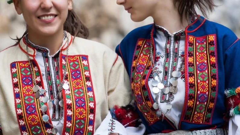 Предстои 15-тия Международен конкурс за детска рисунка  „Слънчевите руни в българските носии и история”