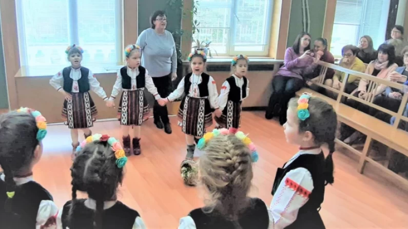 Лазарки наричаха за здраве и благоденствие в Съдебна палата - Силистра