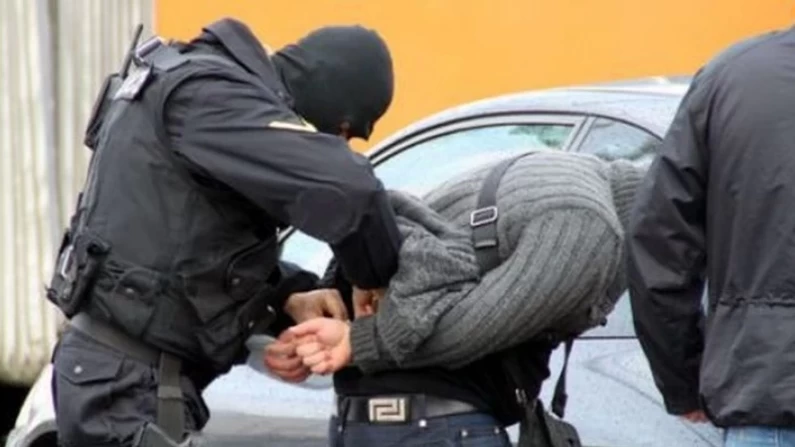 24 часа "на топло" за 21 годишен младеж заловен с наркотици