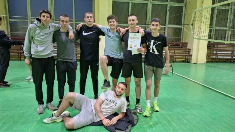 Отборът „Булсатком“ триумфира на градския турнир по волейбол в Тутракан