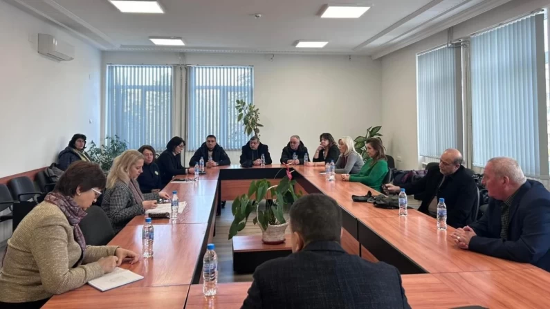 Кметът на Силистра и директори на училища обсъждат мерки срещу разпространението на вируси
