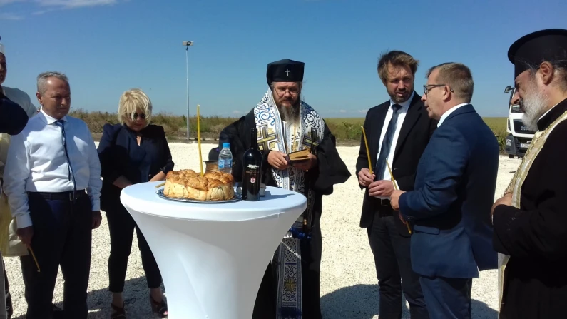 Новият проект на „Каолин“ бе благословен от православен владика и мюсюлмански духовници