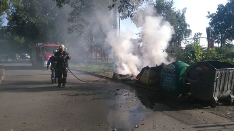 Огнеборци потушиха пожар в отпадъци и оказаха техническа помощ при 3 катастрофи