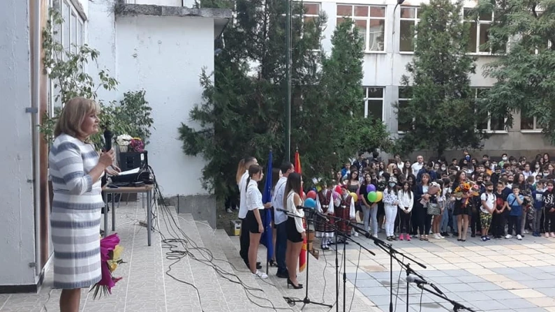 Областният управител на Силистра участва в откриването на учебната година в Средно училище "Никола Вапцаров"