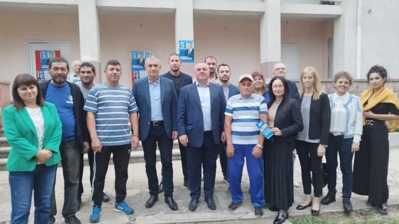 Ивелин Статев и кандидатите за общински съветници на ПП ГЕРБ се срещнаха с жителите на село Проф. Иширково