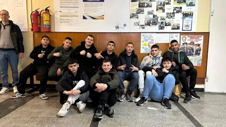 Училищен референдум в ПГМТ “Владимир Комаров” обсъжда избирателните права