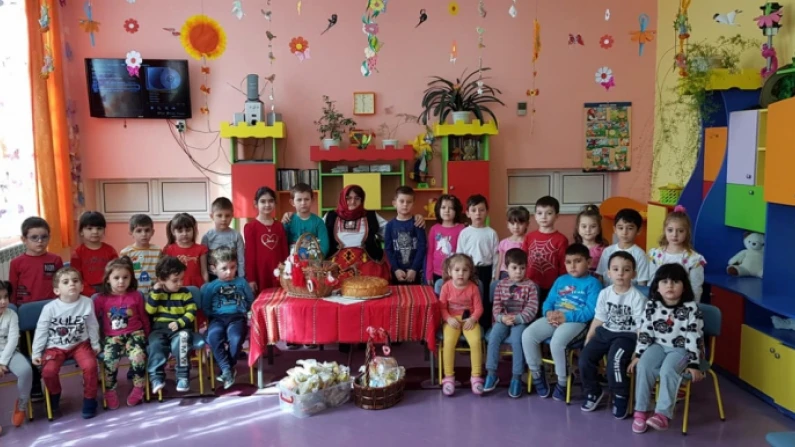 Децата от група „Мир” в с.Калугерене с дарение за COVID-отделението в МБАЛ-Тутракан