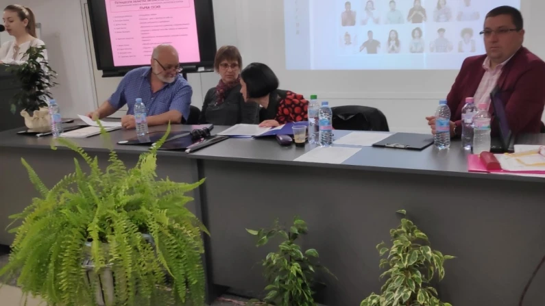 Проведе се 15-а областна литературна конференция за ученици от XI и XII клас