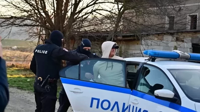 Иширковските полицаи задържаха надрусан мъж да управлява автомобил