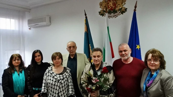 Поет от Бургас е носителят на първата награда в конкурса "Любовта е пиянство или пиянство от любов"