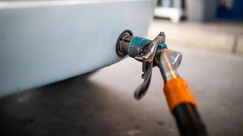 Не всички автомобили с газови уредби ще плащат 50% по-нисък данък?