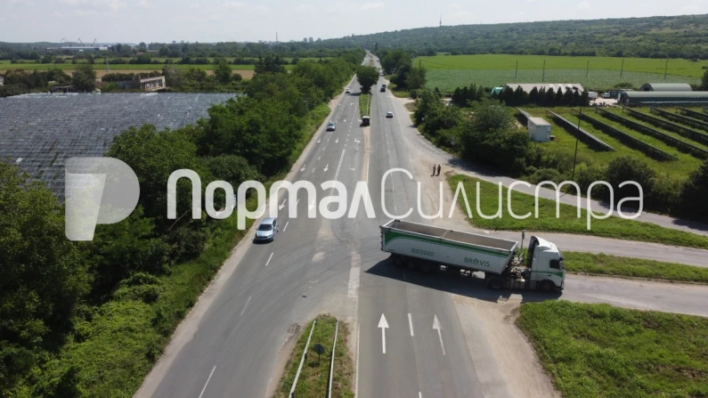 След като загина моторист, Пътното се сети да окоси тревата