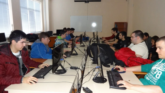 Турнир по електронни спортове в ПГМТ "Владимир Комаров"