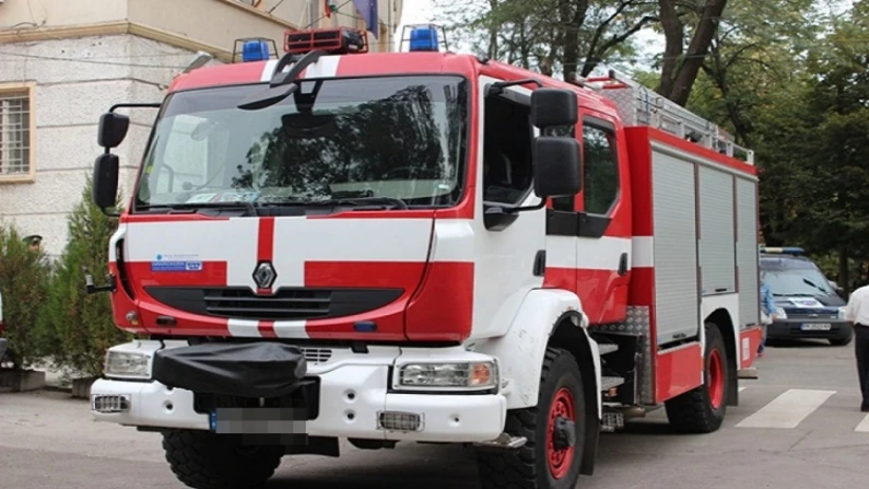 Детска игра с огън причини пожар
