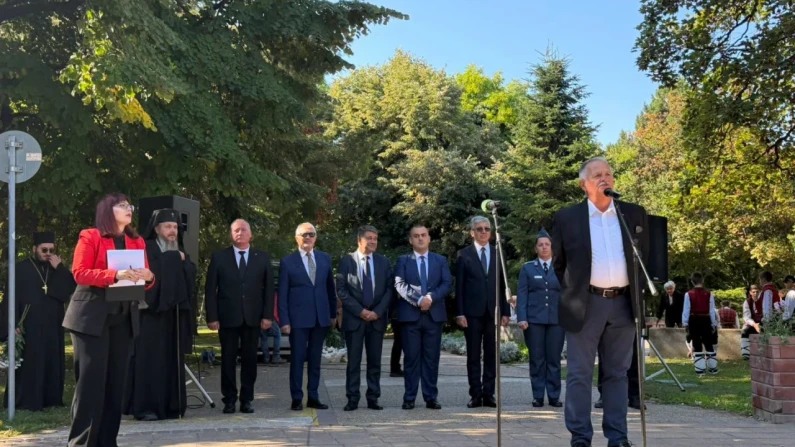 В знаменателния за Силистра 1 октомври - уважение пред Царя обединител и преклонение пред войводата Стефан Караджа