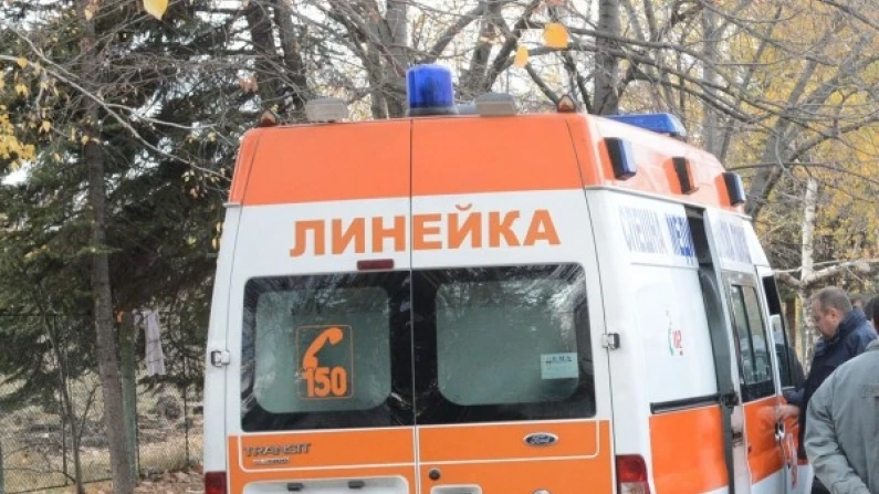 Силистренски пожарникари спасиха 84-годишен мъж в безпомощно състояние