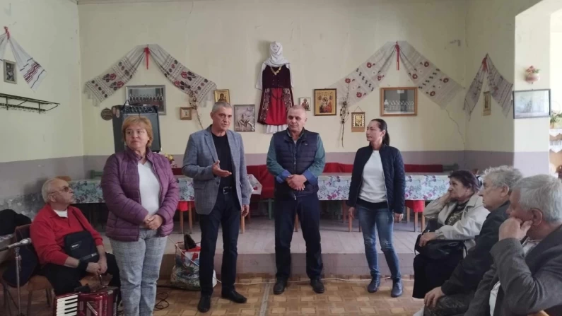 Ивелин Статев, Никола Узунов и кандидат общински съветници от ПП ГЕРБ се срещнаха с пенсионери в с. Калипетрово