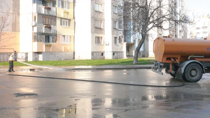 Започна миенето на улиците в Силистра