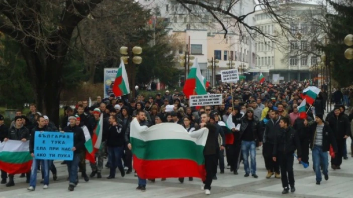 Над 1000 протестиращи в Силистра, предлагат румънски ток да конкурира монопола