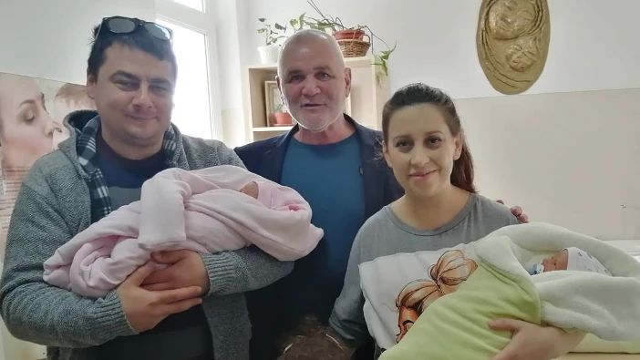 Кметът на община Силистра д-р Юлиян Найденов заедно със Соня и Велизар Маринови